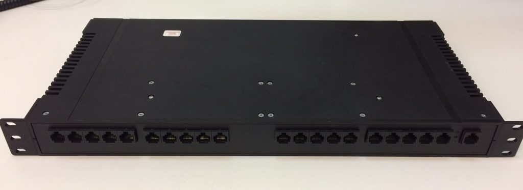 Контроллер КР-1/20 СУР ДИСПЕТЧЕР обеспечивает управление одним радиоканалом для двадцати операторов. 